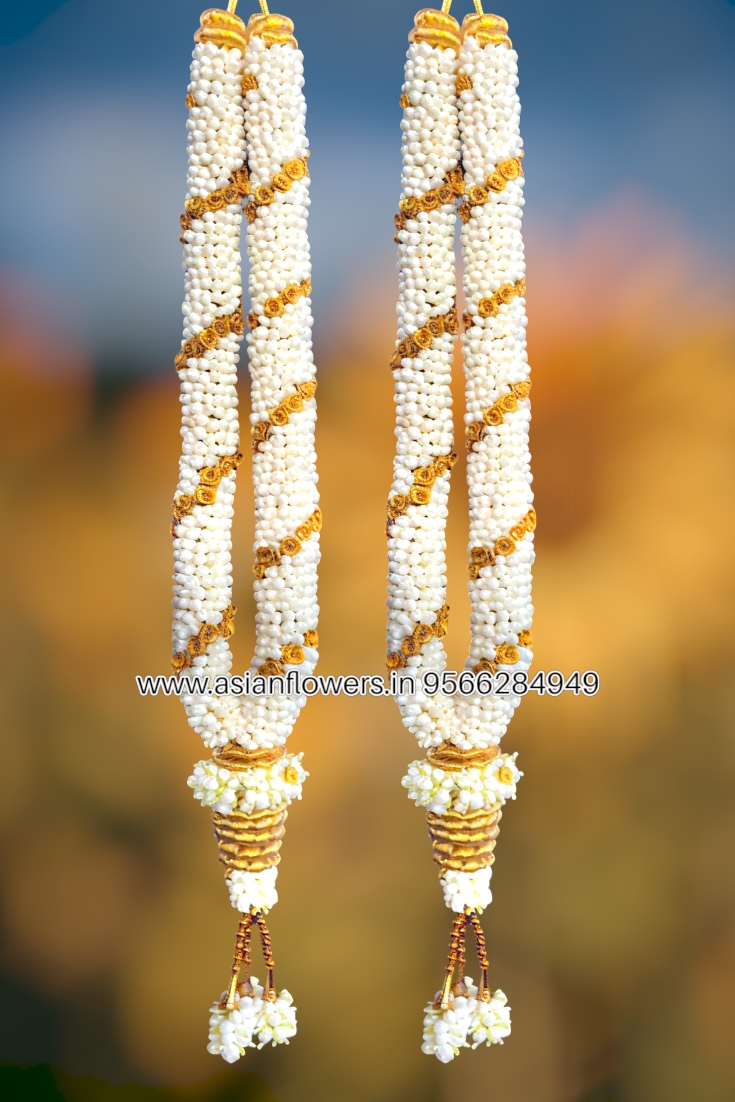 Pinwheel with gold rolling Garland (263)